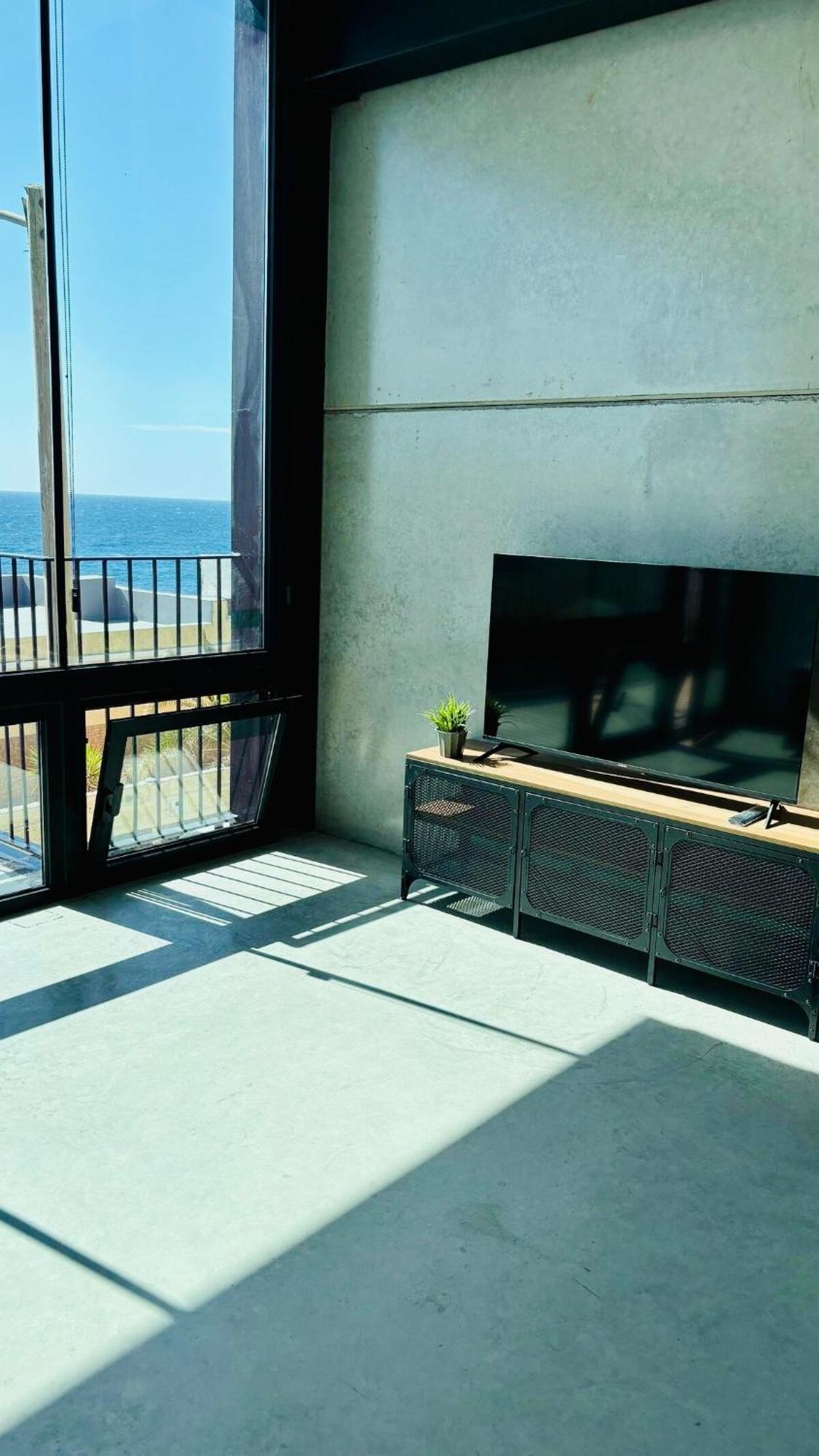 Sunrise Apartment *